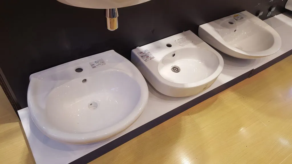 Wall-mounted basins, it was easy to eliminate them from our choice. I dont think they look nice at all, they remind us of basins at hawker centres
