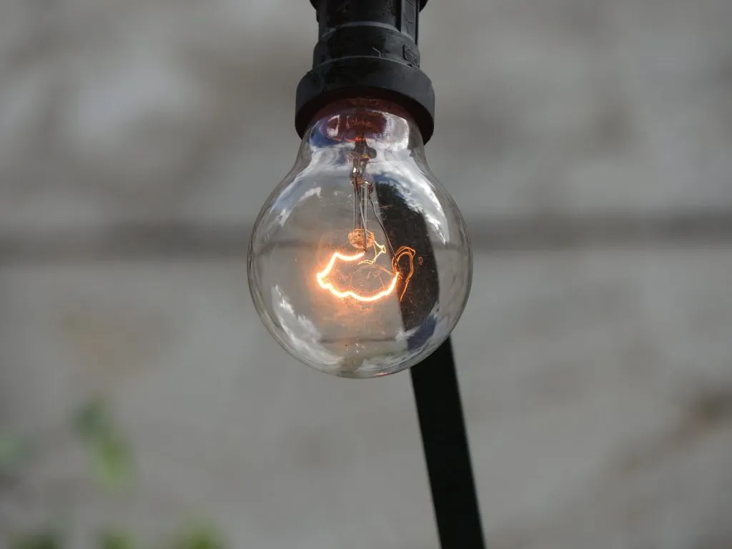 Incandescent bulb