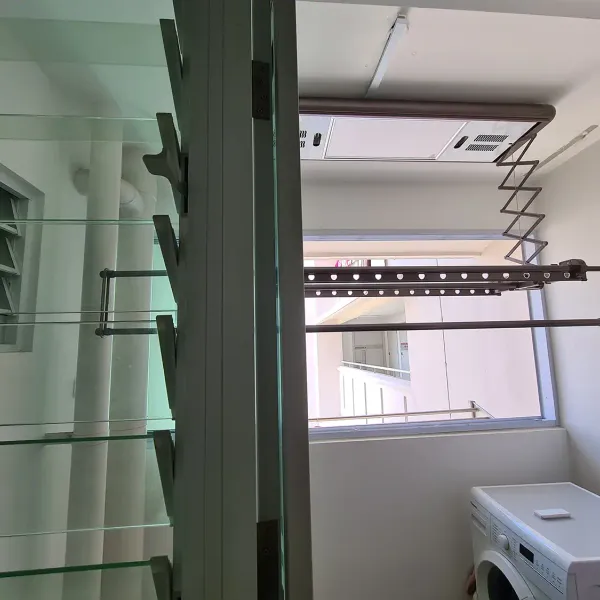 Review of Varlux: Cheap Laundry Rack System, Dry Clothes, and Automatic Height Adjustment