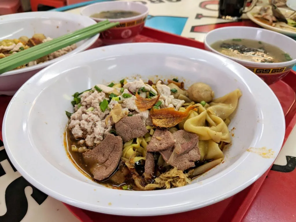 Introducing the Hill Street Tai Hwa Pork Noodle. The fried sole fish always is and was the best part of the dish. You can see the noodle were just drenched in vinegar.