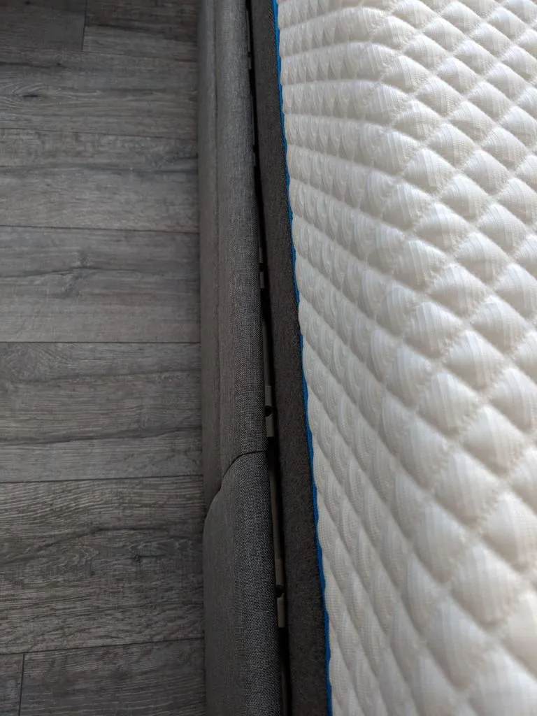 However, if there’s a gap, it should be uniform. But in our case the gap curved. This suggested that some wood pieces were misaligned.