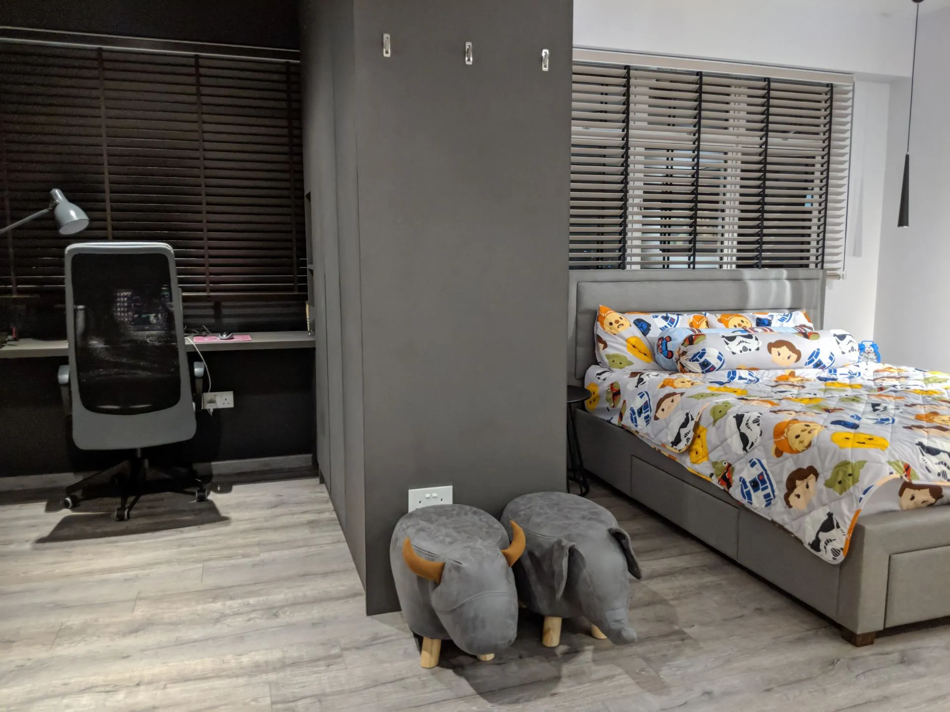 We love how the dresser area is a slightly darker tone than the bed area. Gives a nice feeling of contrast even within a supposedly darker zone. Unfortunately we couldn’t place a ceiling fan here because of the wardrobes and tight space.